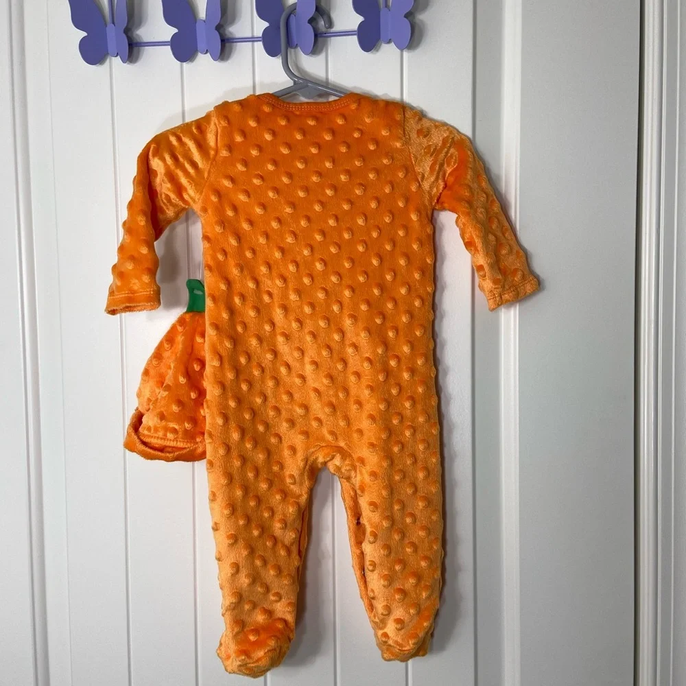 NWOT Chick‎ pea baby unisex orange soft textured pumpkin jumper hat matching set